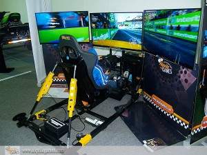 Simulador de Autos PRO 4D en el Salon del Automovil INTERBANK