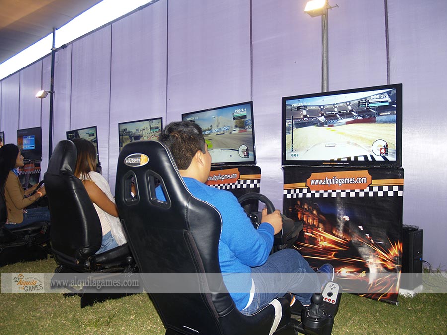 Videojuegos y Simuladores de Autos PRO Evento empresarial BCP Fest 2016