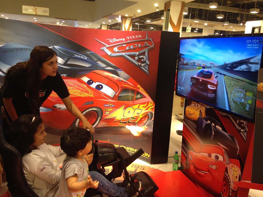 Simulador de Autos PRO - CARS 3 - Disney - SAGA Falabella